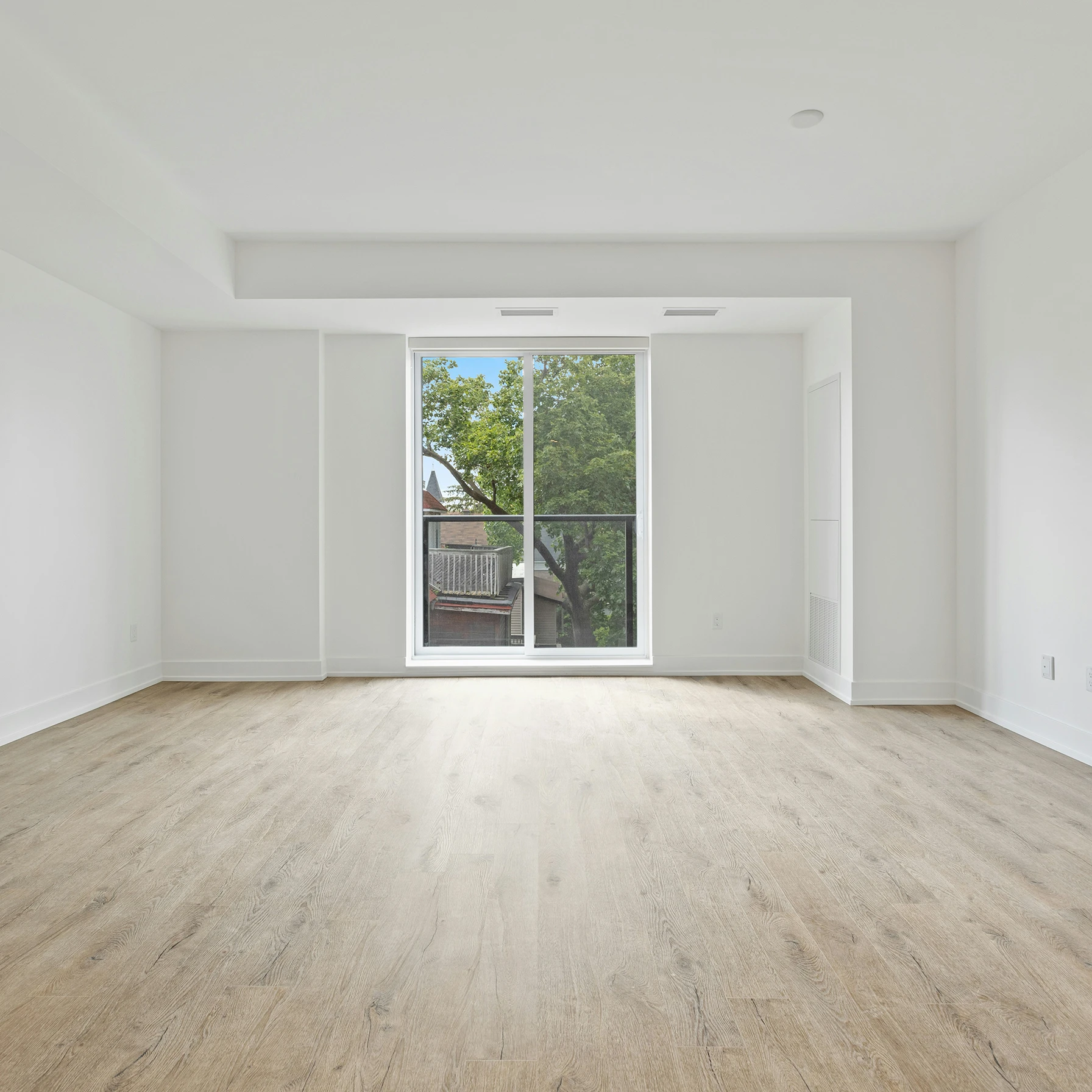 Empty apartmenr interior